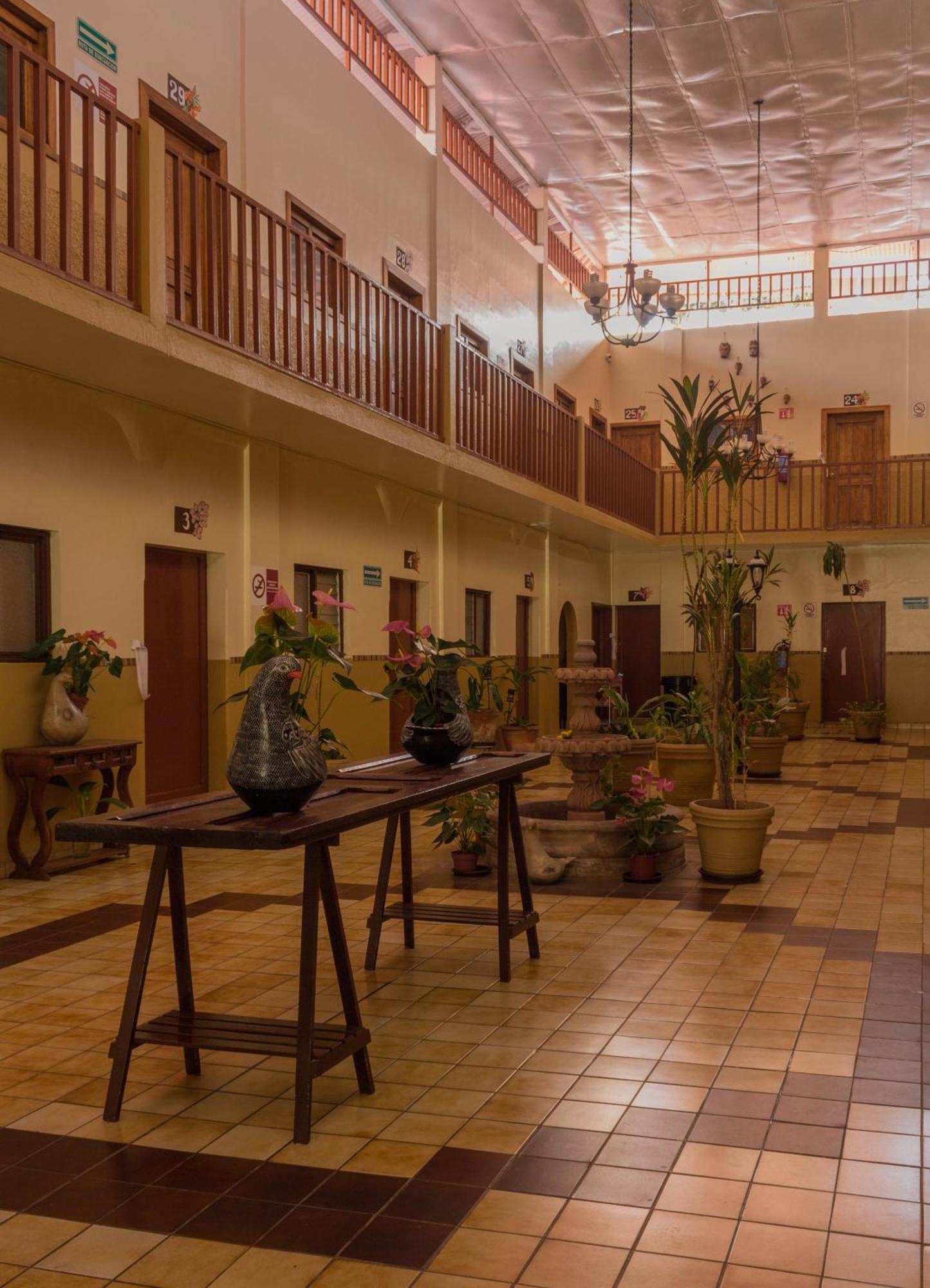 Hotel Cervantino Tapachula Bagian luar foto
