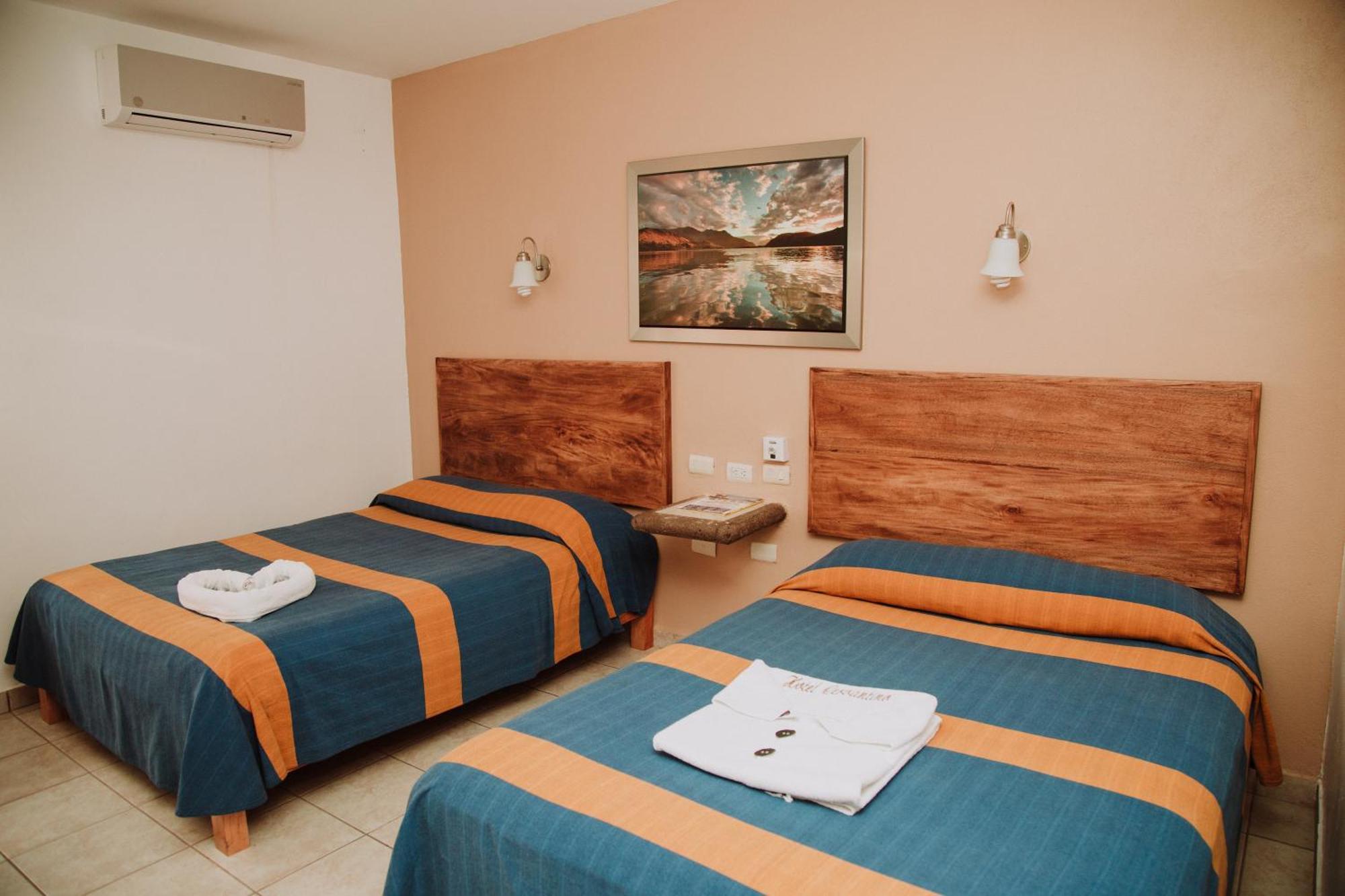 Hotel Cervantino Tapachula Bagian luar foto