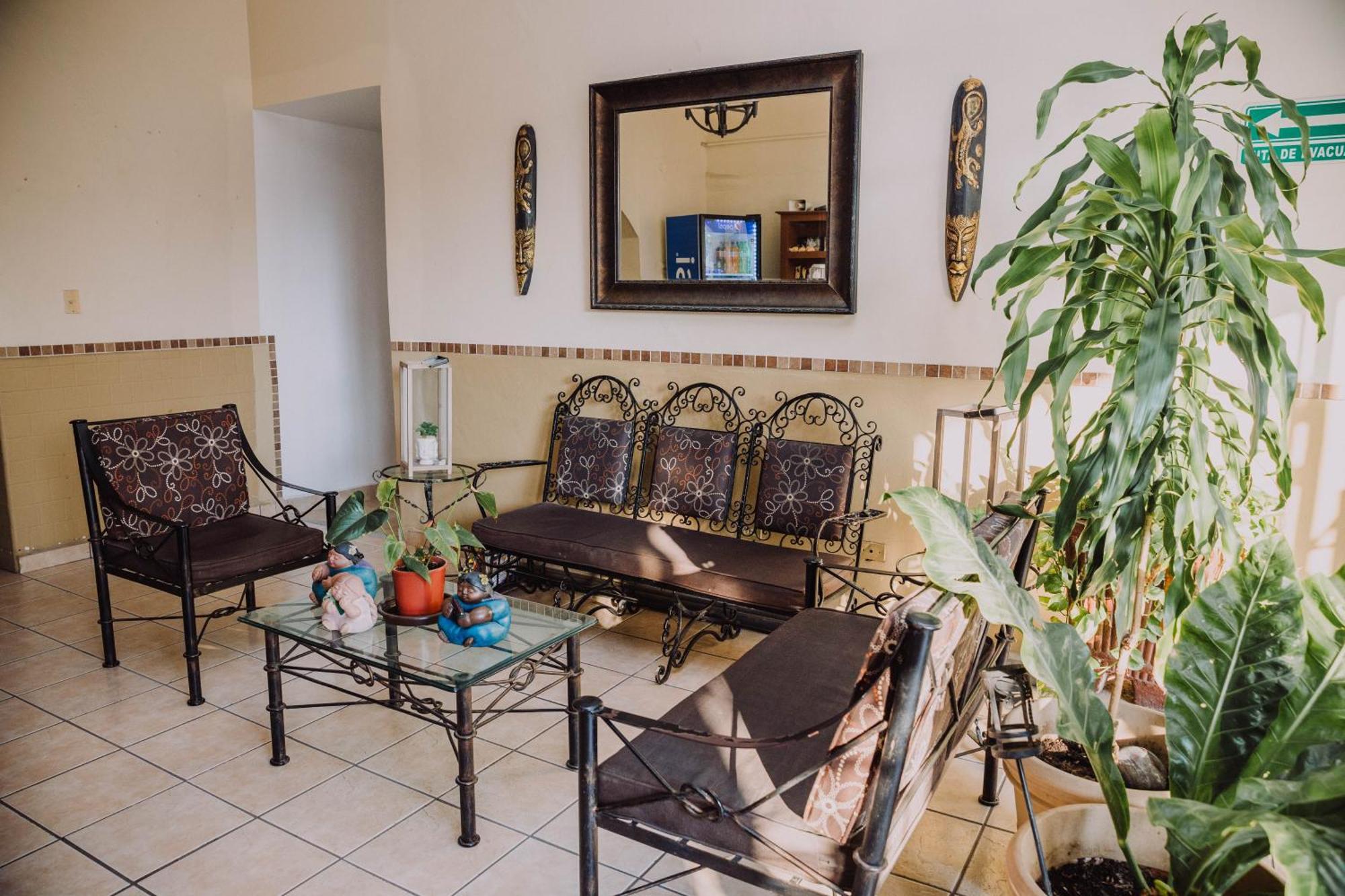 Hotel Cervantino Tapachula Bagian luar foto