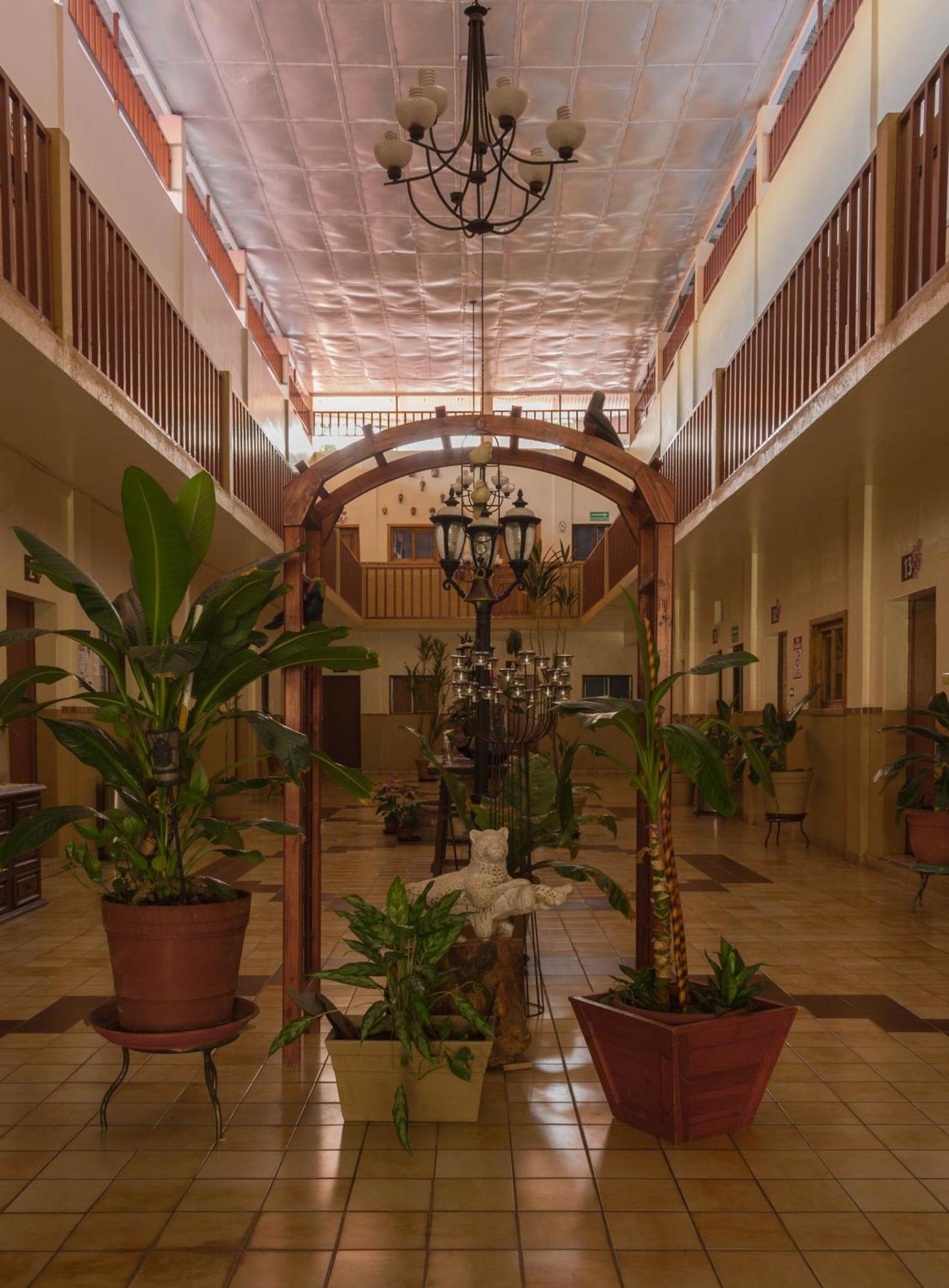 Hotel Cervantino Tapachula Bagian luar foto