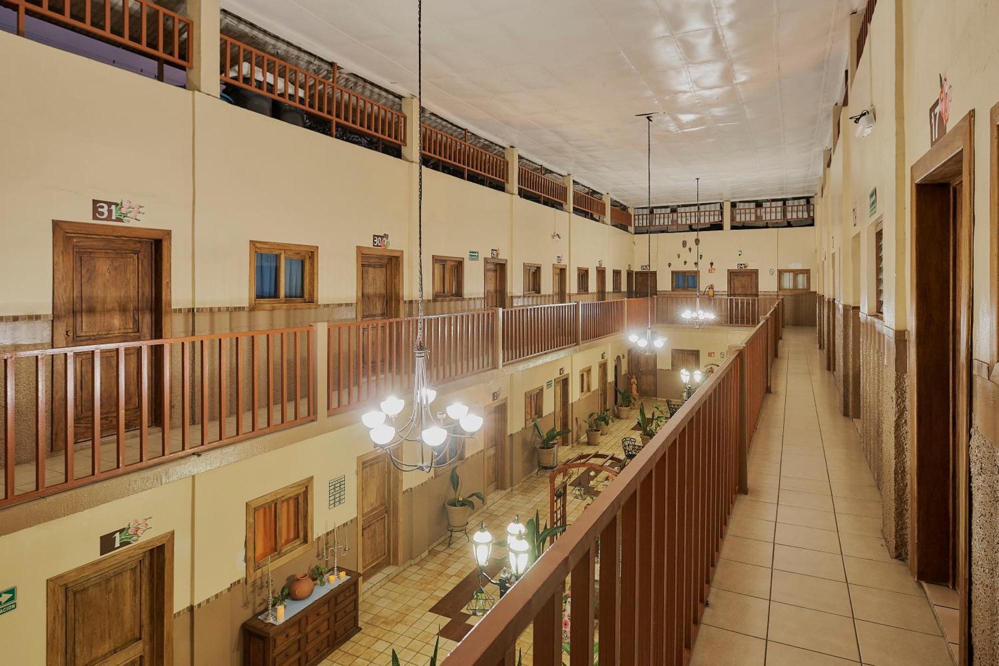 Hotel Cervantino Tapachula Bagian luar foto