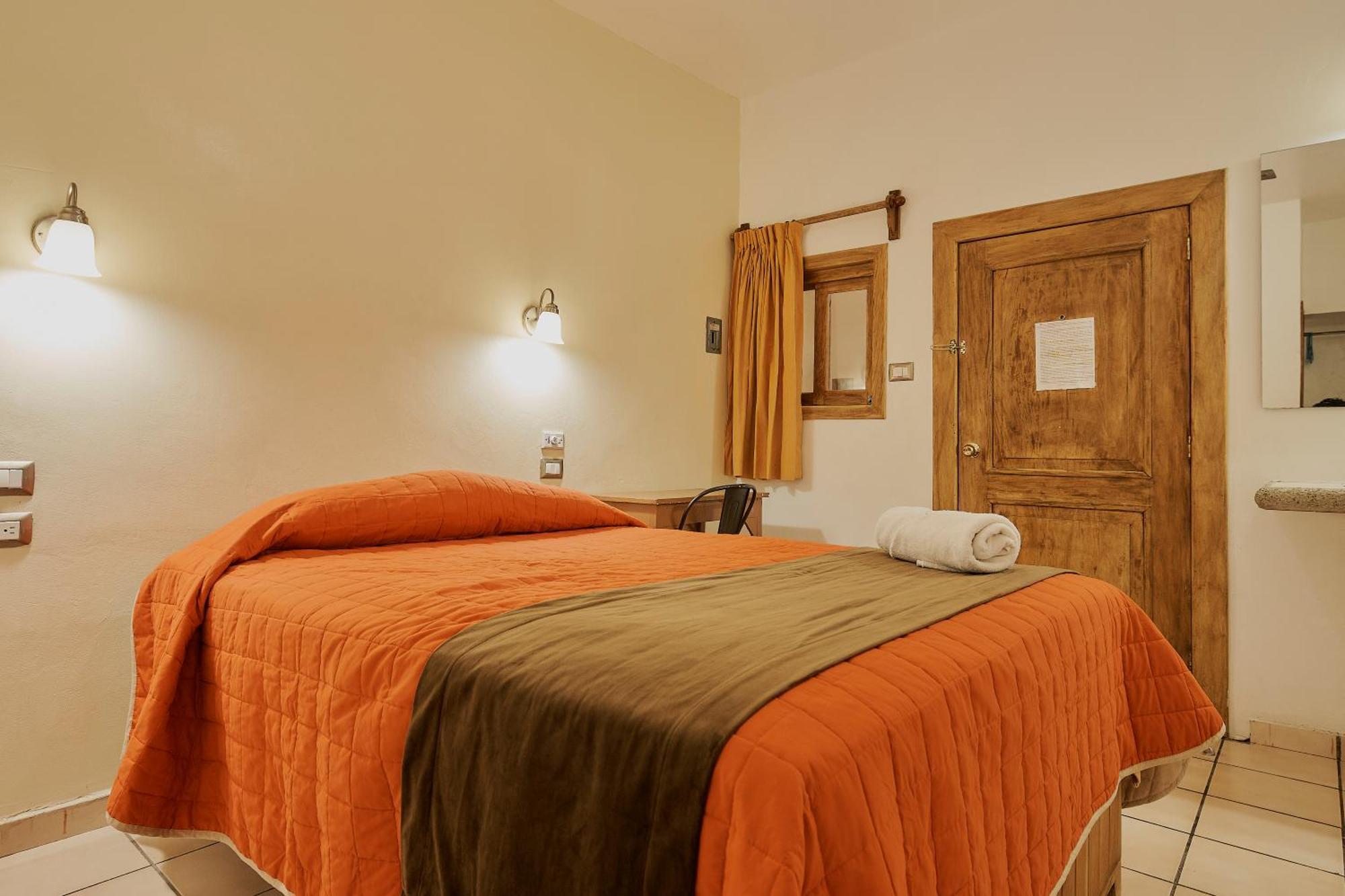 Hotel Cervantino Tapachula Bagian luar foto