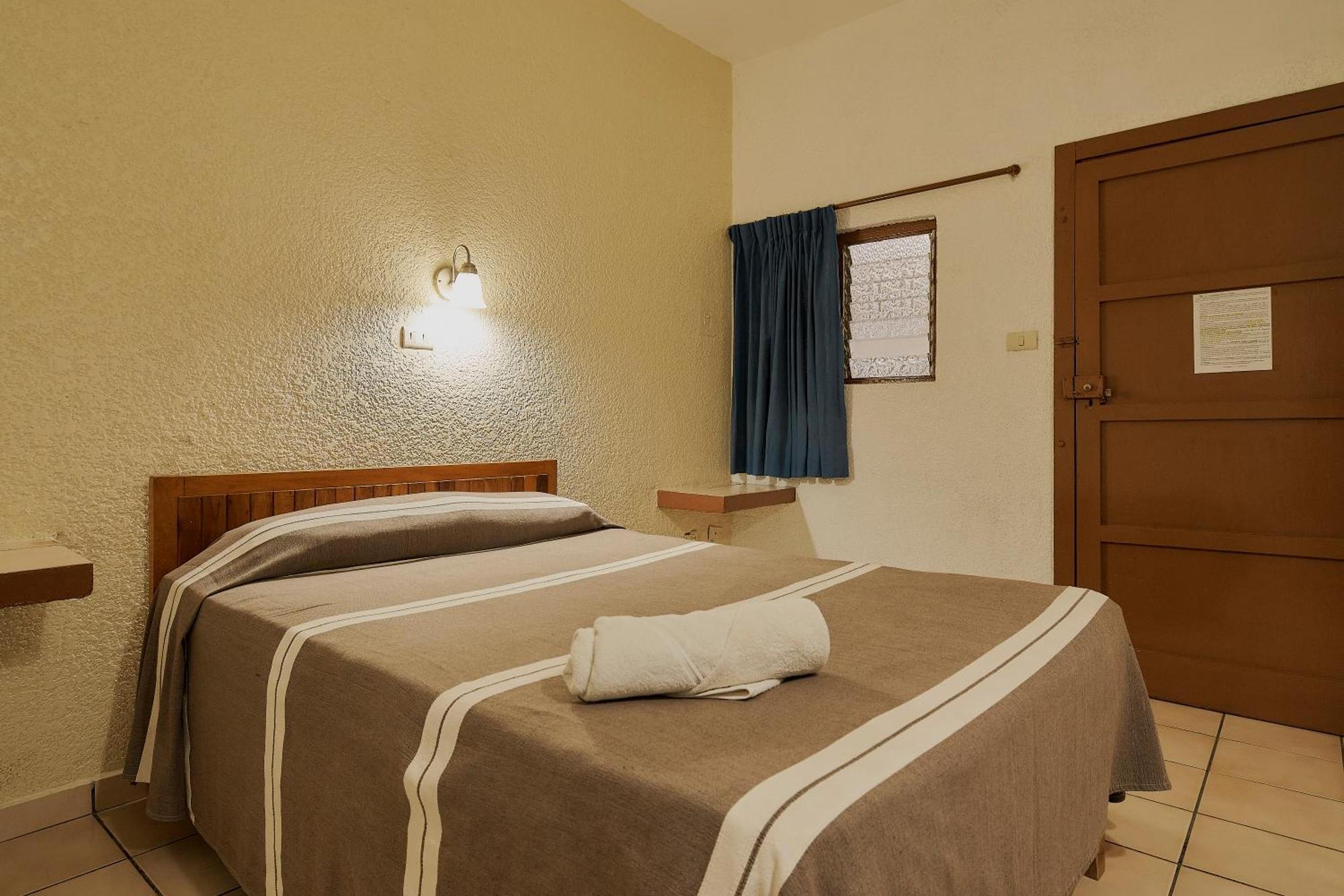 Hotel Cervantino Tapachula Bagian luar foto