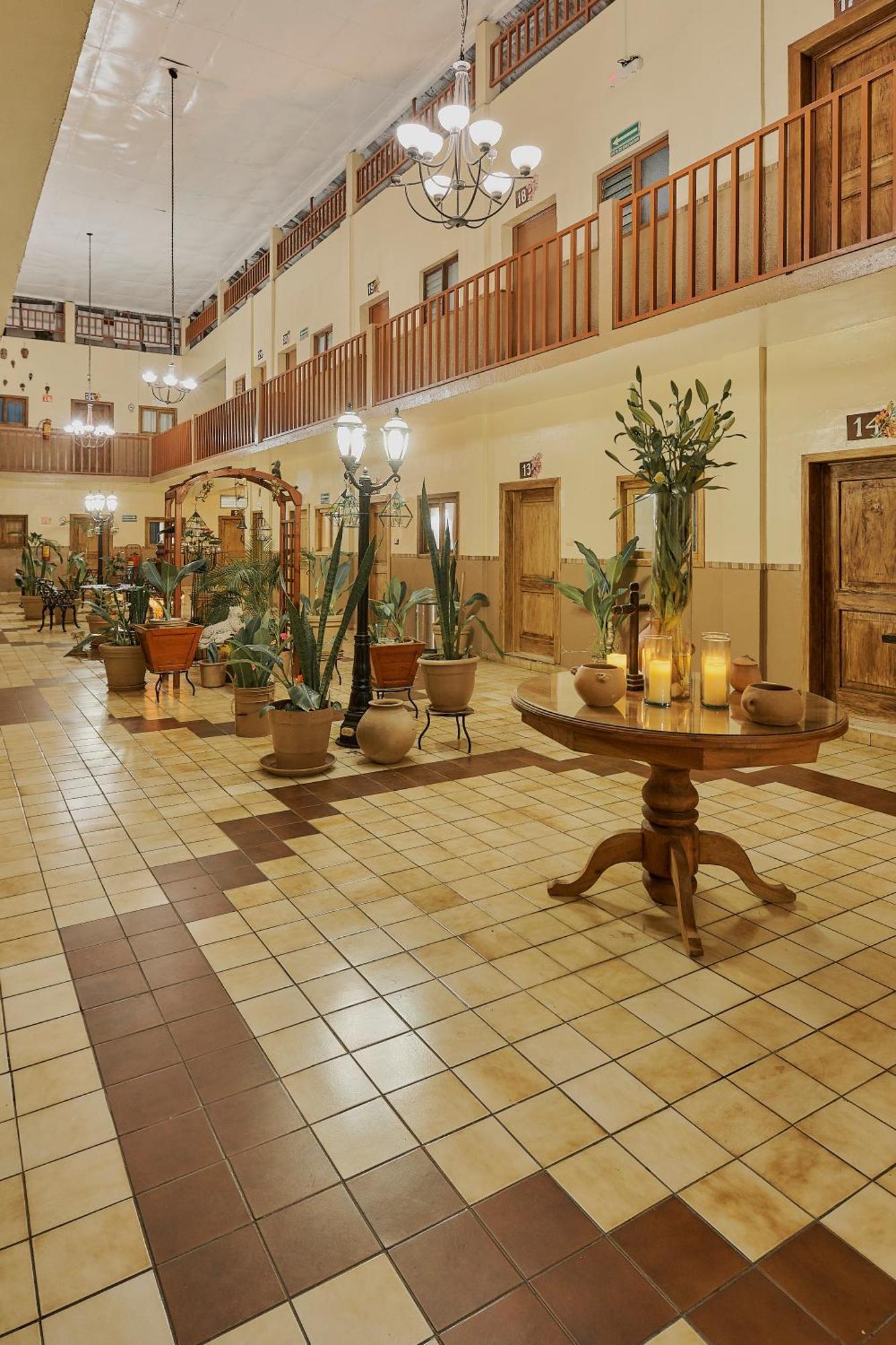 Hotel Cervantino Tapachula Bagian luar foto