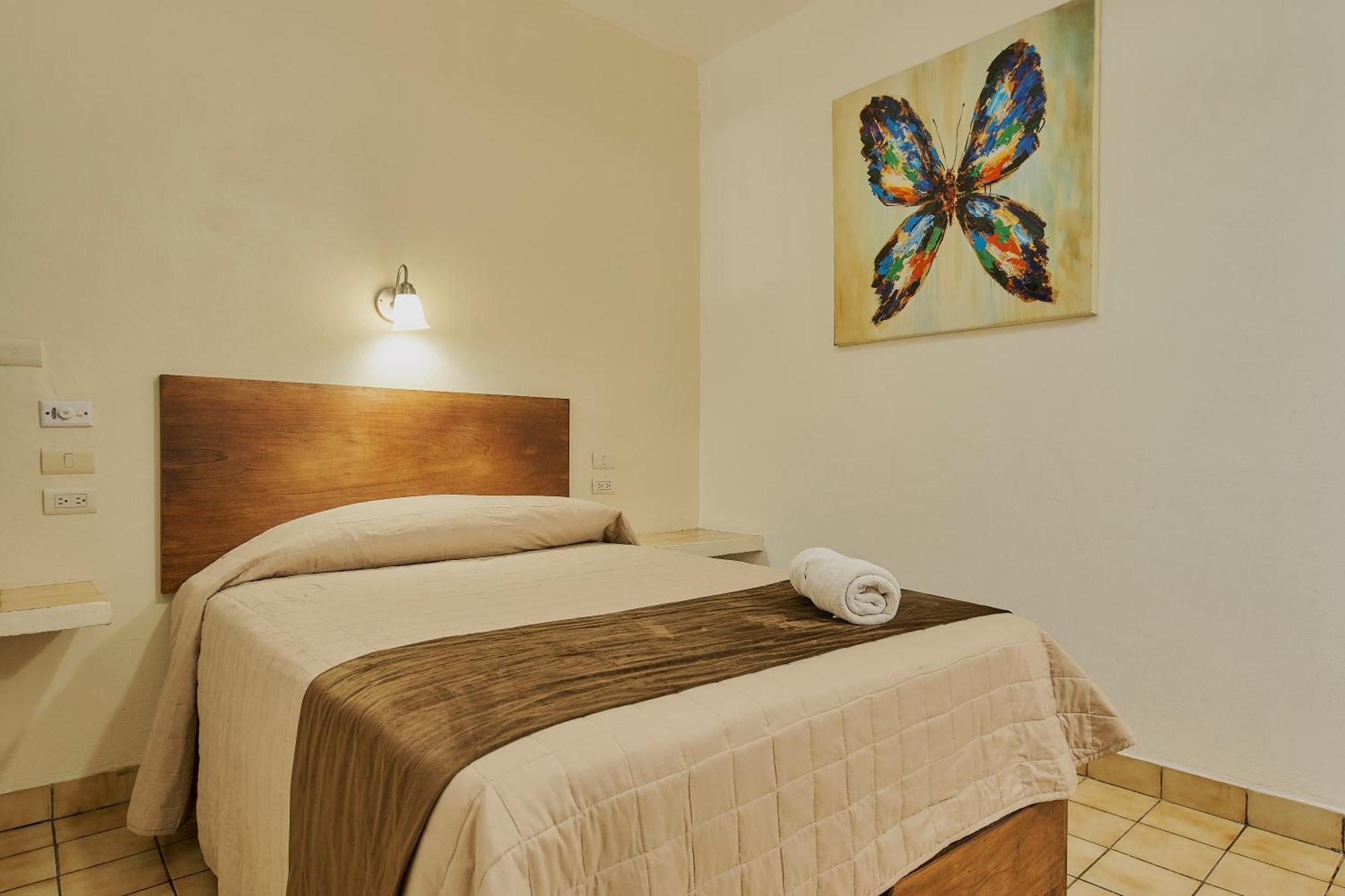 Hotel Cervantino Tapachula Bagian luar foto