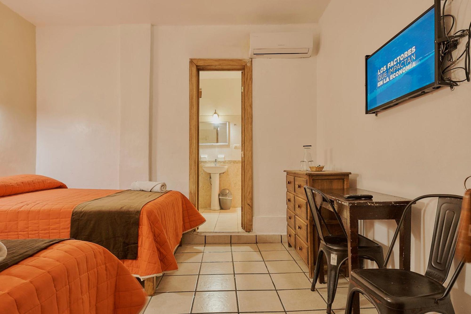 Hotel Cervantino Tapachula Bagian luar foto