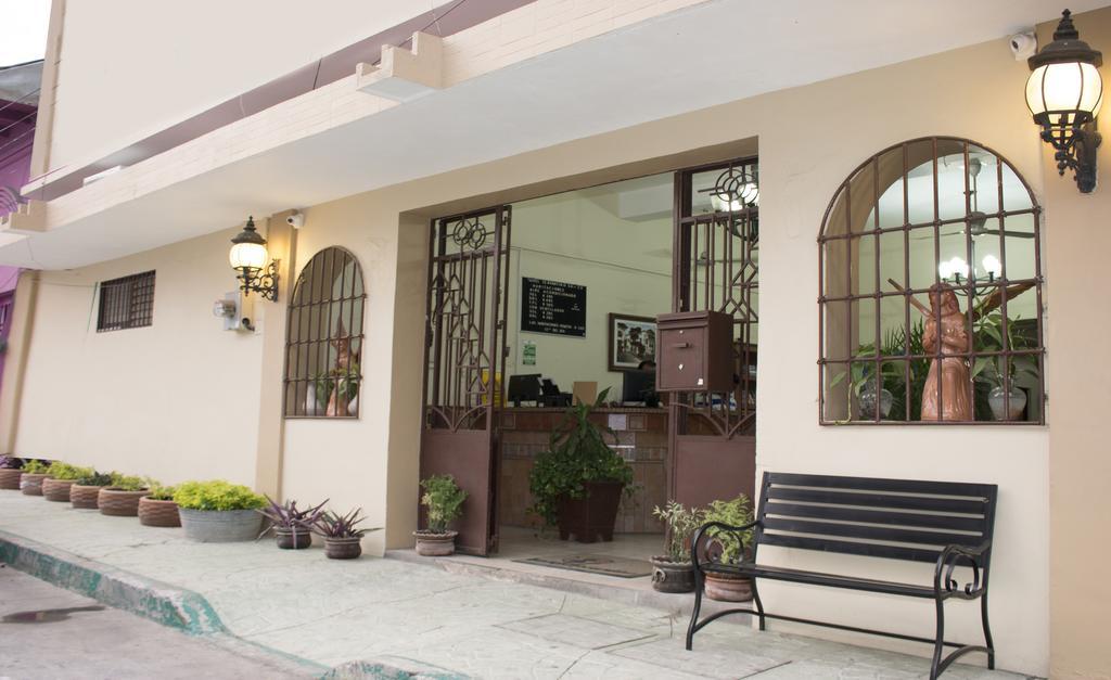 Hotel Cervantino Tapachula Bagian luar foto